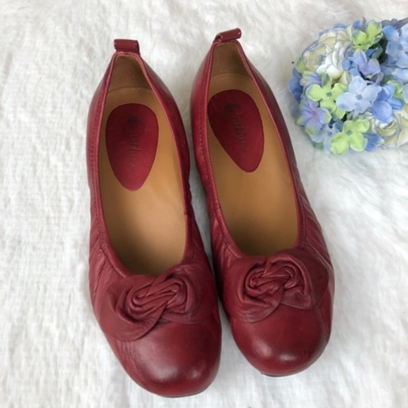 Earthies Burgundy Leather Flats - Picture 1 of 6